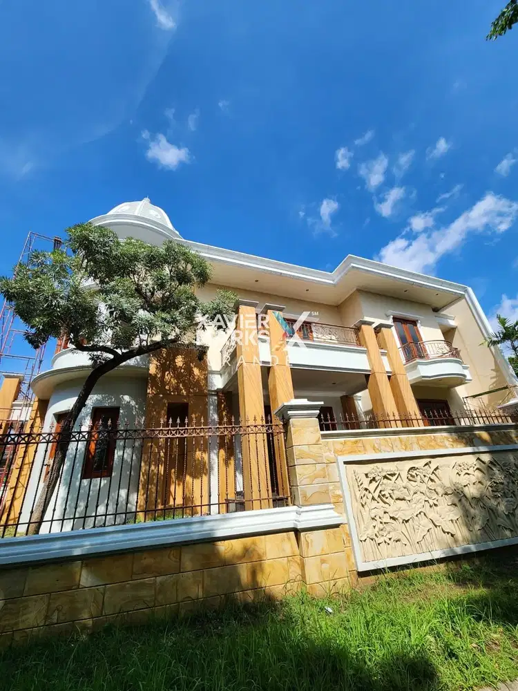 Dijual Rumah Elite 2 Lantai di Galaxi Bumi Permai, Surabaya Timur