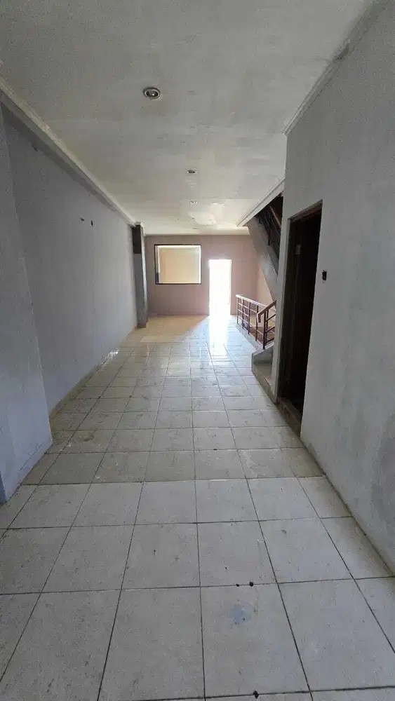 RUKO GLAZE 2 PINGGIR JALAN UTAMA 3 LANTAI Gading Serpong