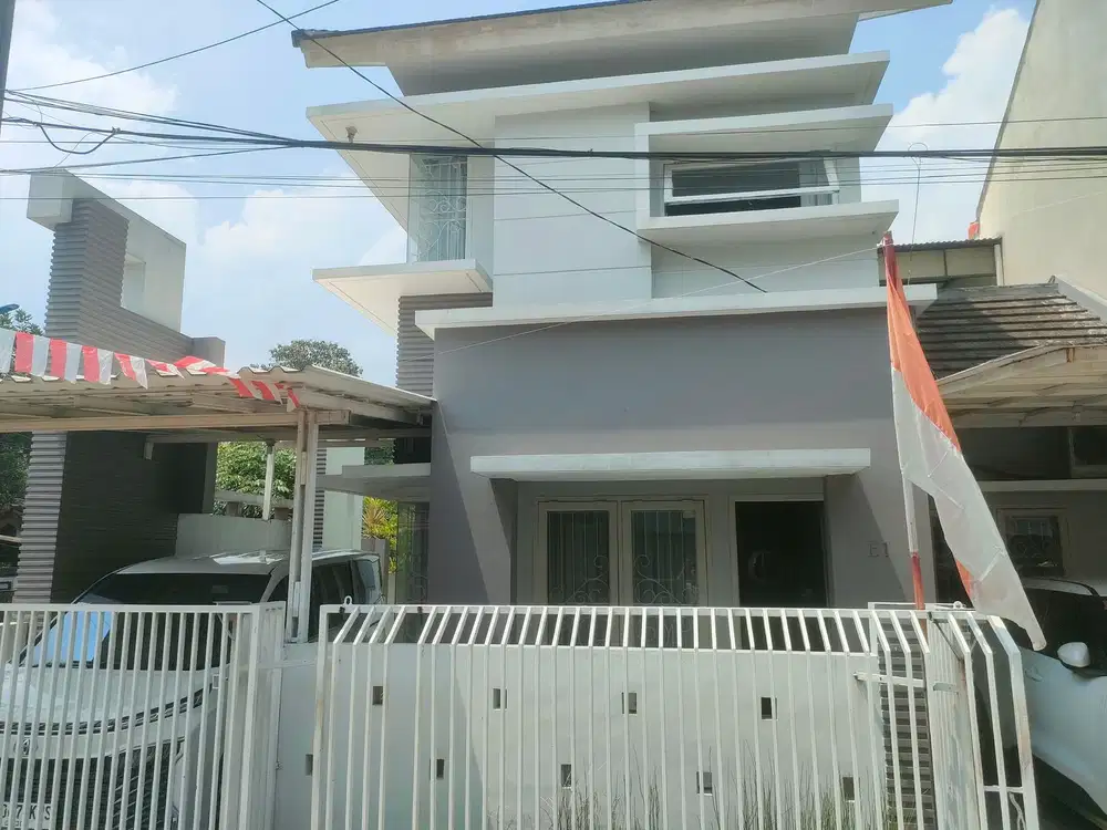 Rumah 2 Lantai SHM di Jatiasih Dekat Gerbang Tol Bebas Banjir J-37158
