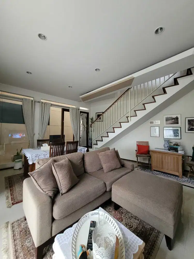 Dijual Rumah Cantik Dalam Cluster Modern Tropical Bintaro