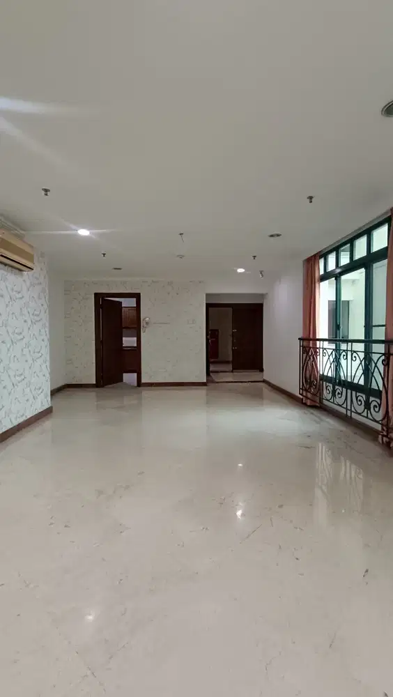 Apartemen Graha Family Kondominium Regency 3BR Unfurnish Low Floor