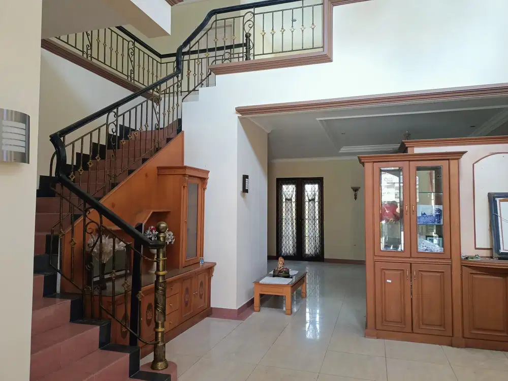 Rumah Cluster Taman Beverly Golf Lippo Karawaci Tangerang