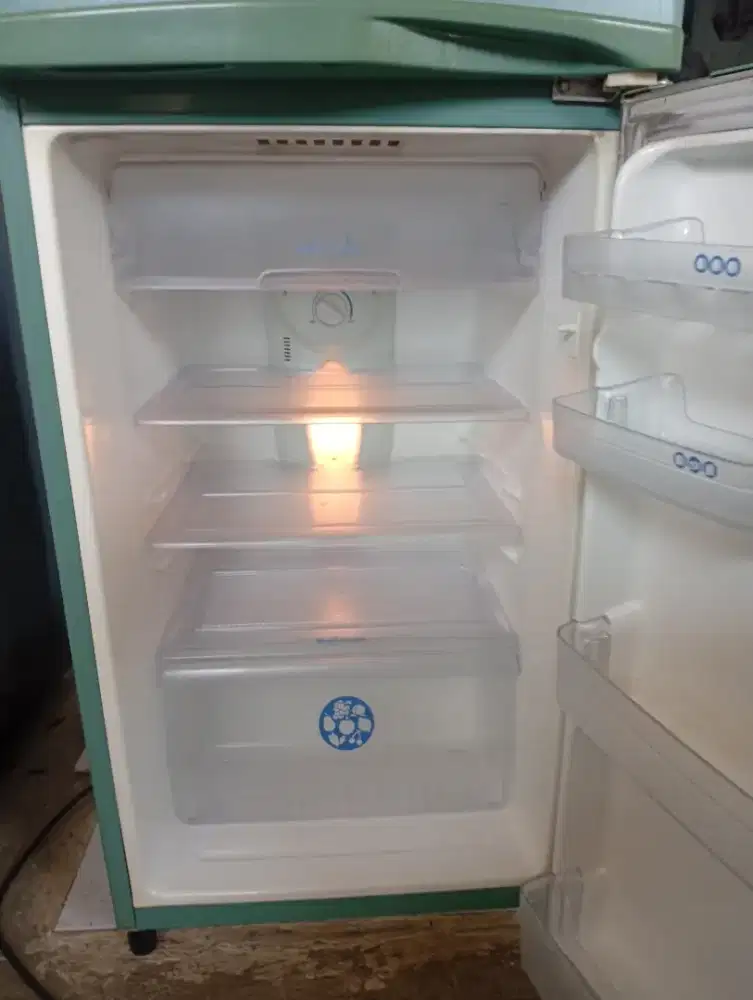 Kulkas 2 pintu merk LG