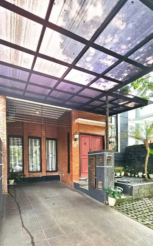 Rumah Cantik Semi Furnished Siap Huni di Emerald Bintaro Jaya 11737LR