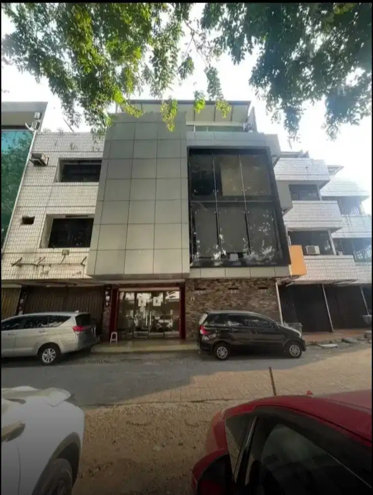 Disewakan ruko gandeng 2 unit cocok untuk kantor di Harmoni Plaza