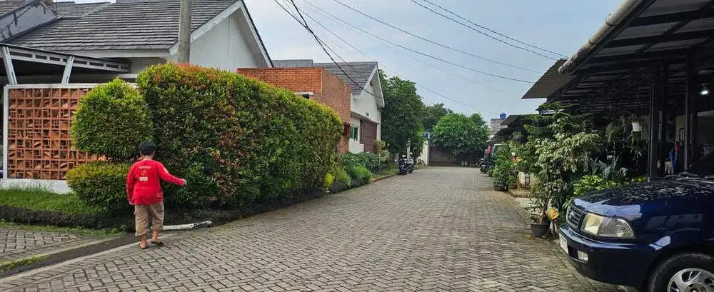 Rumah dengan suasana asri, di Dedaunan Residence, Pamulang Tang-sel