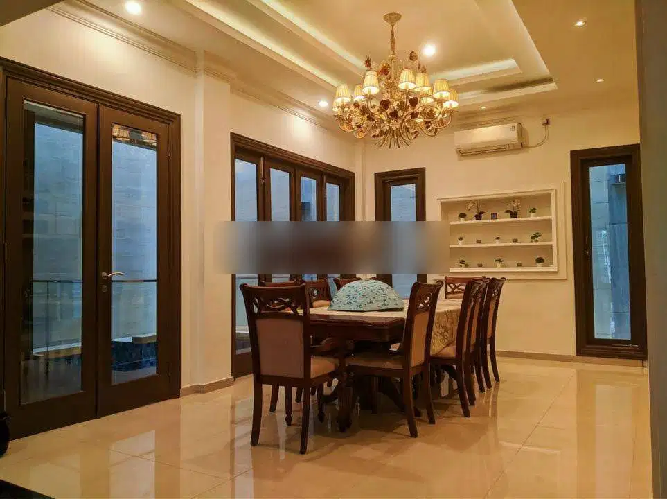 Rumah Graha Family Dekat Citraland, Pakuwon Indah, Wiyung