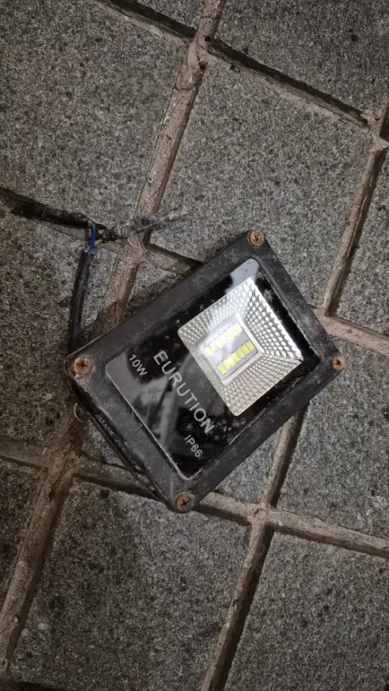 Lampu Sorot Outdoor 10W, warna: Cool White/ Putih