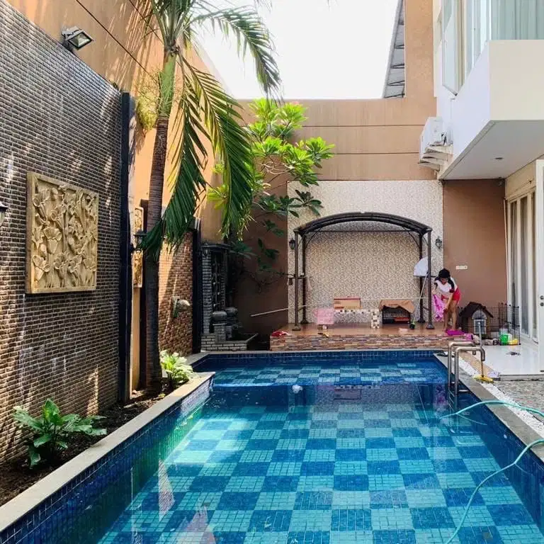 Jual Rumah 2 lantai lebar 15 SHM di Royal residence surabaya