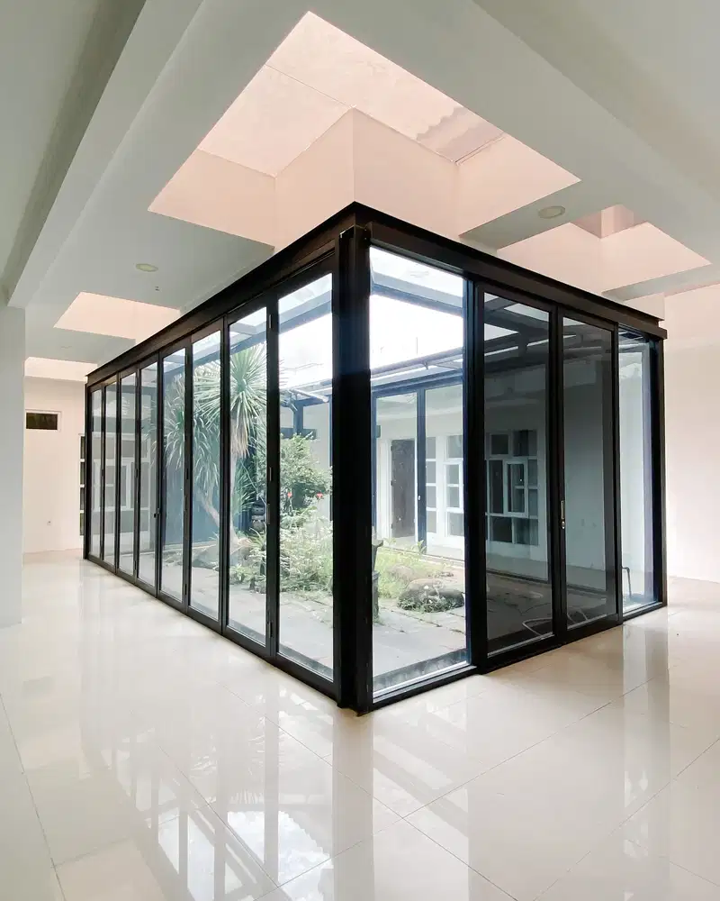 Elegant Living Behind A  Private Wood Gate.