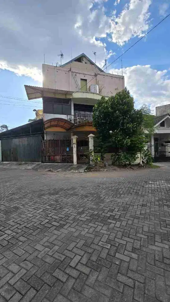 Siap Huni! Rumah 5 Kamar di Puri Gading Solo Baru – Harga BU 900Jt