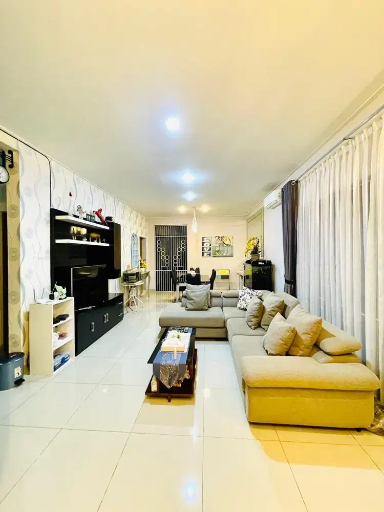 Disewakan Rumah Bagus Cluster Taman Simpruk Lippo Cikarang