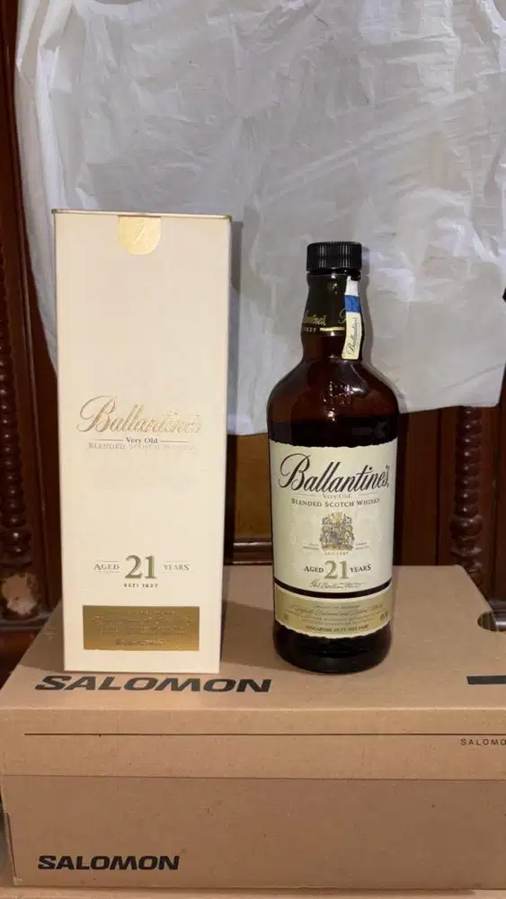 Botol minuman bekas ballantines white untuk pajangan/koleksi unik