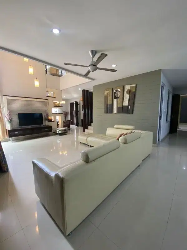 Disewakan Rumah Cluster Taman Beverly Lippo Cikarang