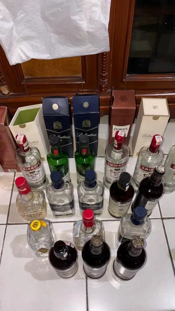 Botol bekas minuman untuk pajangan/koleksi unik