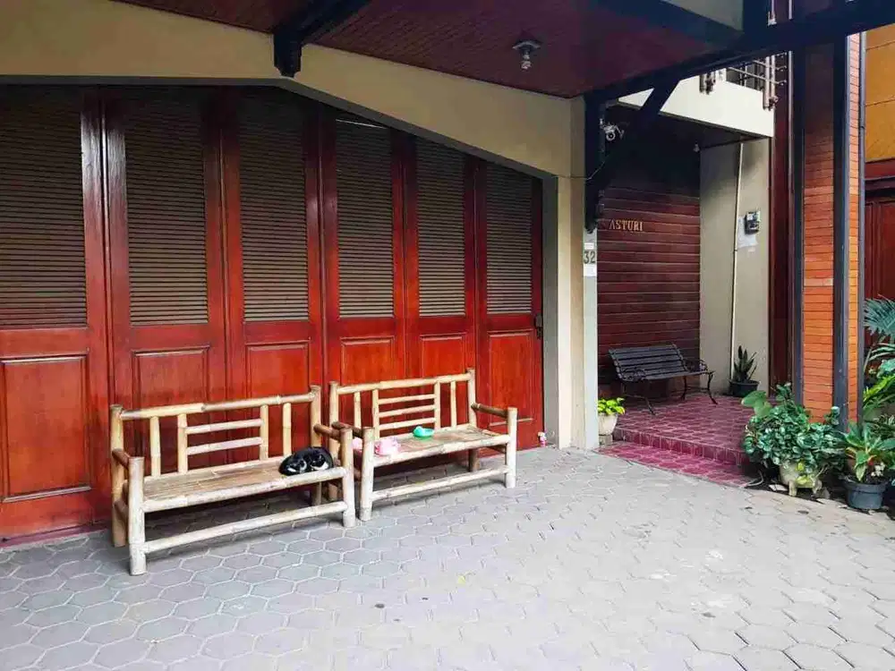 Rumah di Jalan Utama Turangga Cocok Untuk Usaha