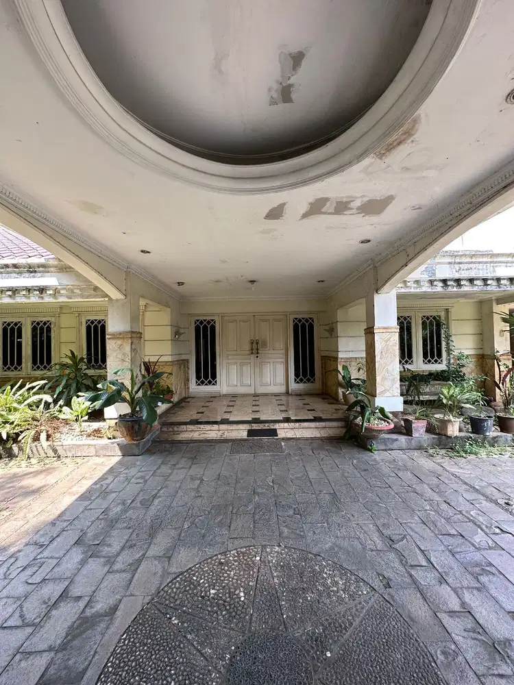 jarang ada   DIJUAL RUMAH 2 LANTAI (Lokasi elite Dekat jl cendana & su