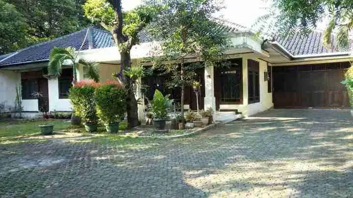 RUMAH ASRI  LUAS MEWAH SIAP HUNI DI PASAR MINGGU