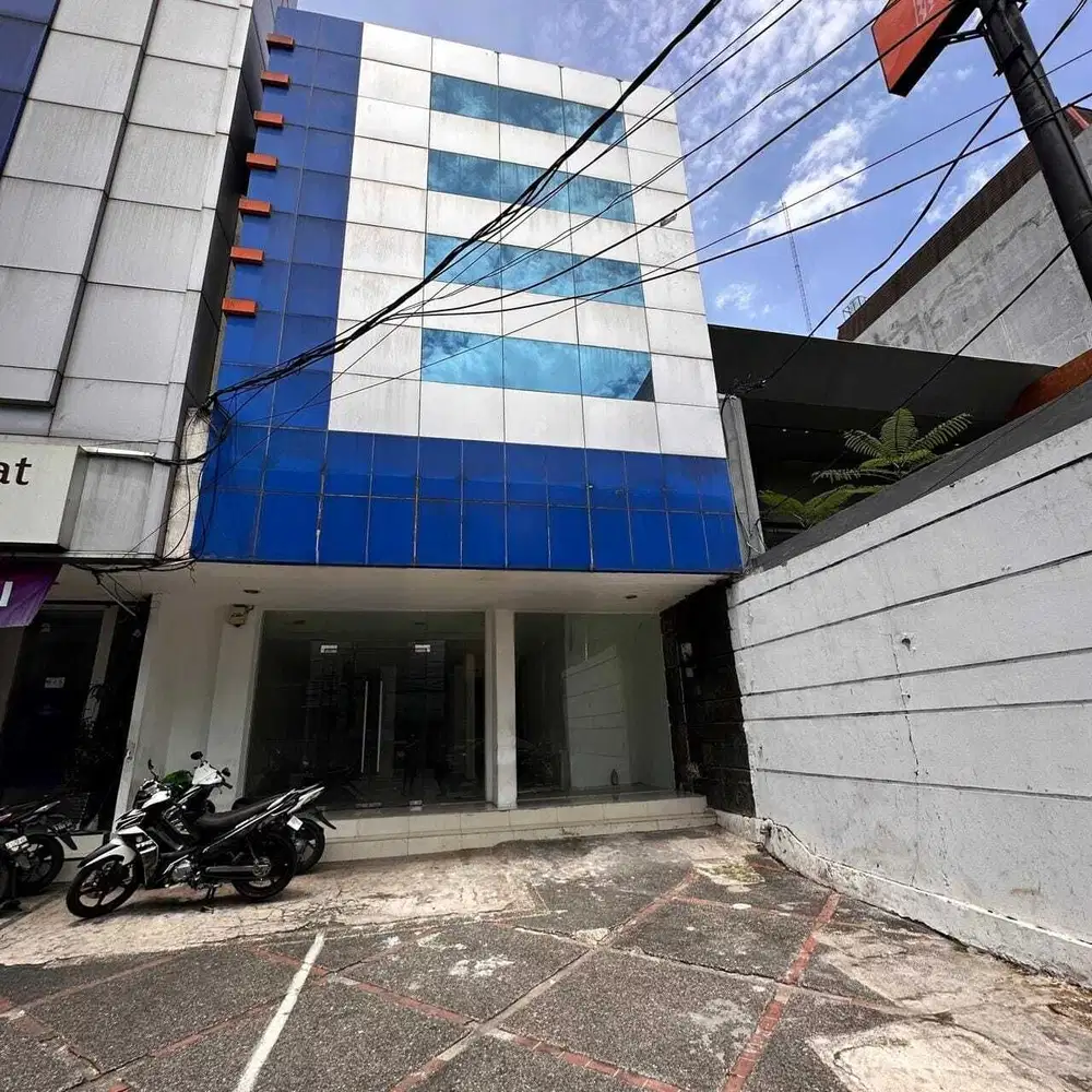 DI SEWAKAN RUKO SIAP PAKAI JL. MELAWAI RAYA  KEBAYORAN BARU  JAKARTA S