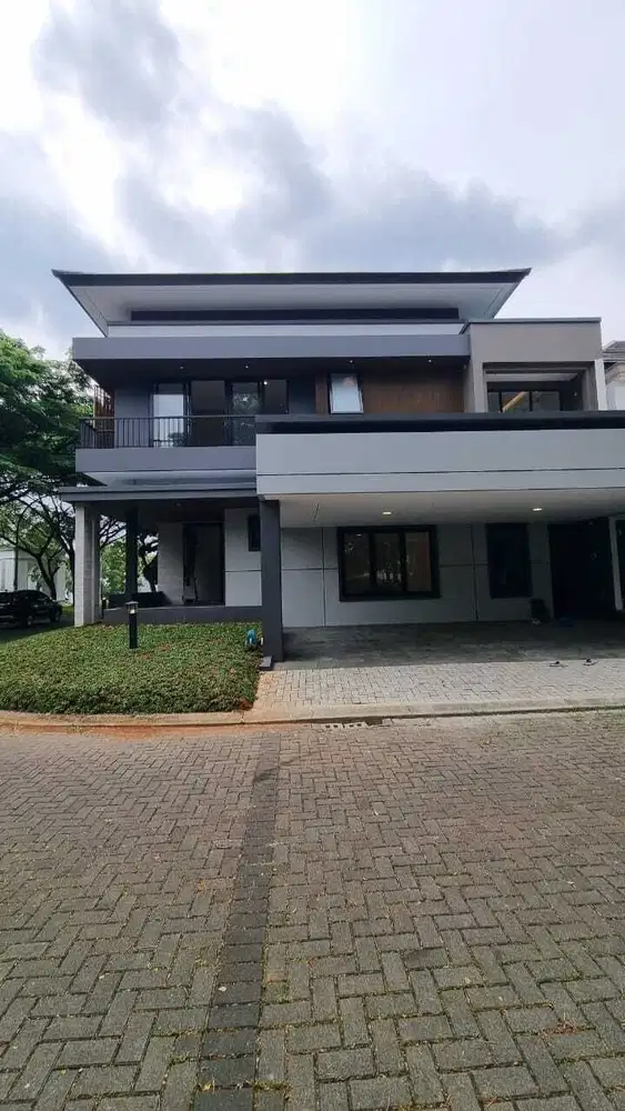 RUMAH MEWAH BANGUNAN MANDIRI THE EMINENT VIVACIA BSD DEKAT PRASMUL