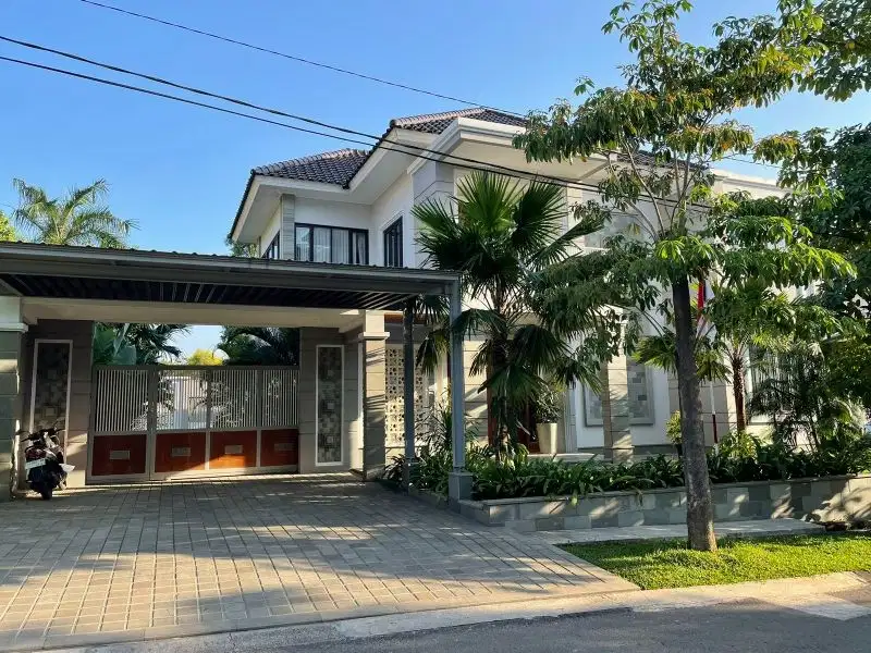 Dijual Rumah Cluster Taman Simpruk Swimming Pool Lippo Cikarang