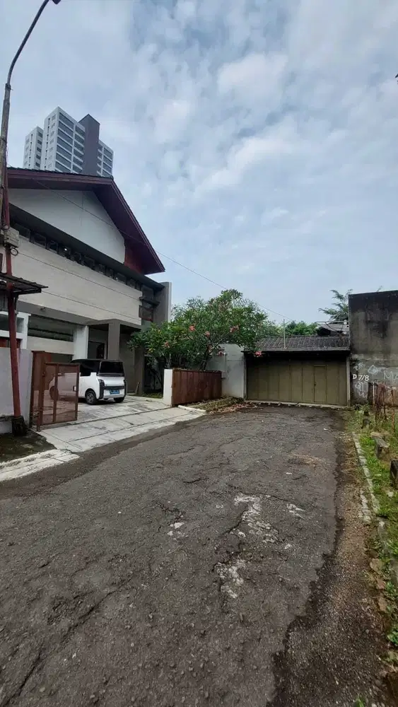DISEWAKAN RUMAH/BISA UNTUK KANTOR DI JL. TAMAN GANDARIA KEBAYORAN LAMA