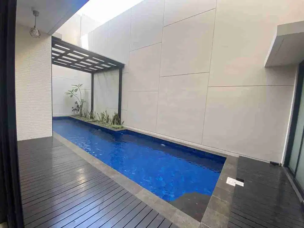 Rumah Mewah Navapark BSD Ada Kolam Renang dan Furnish