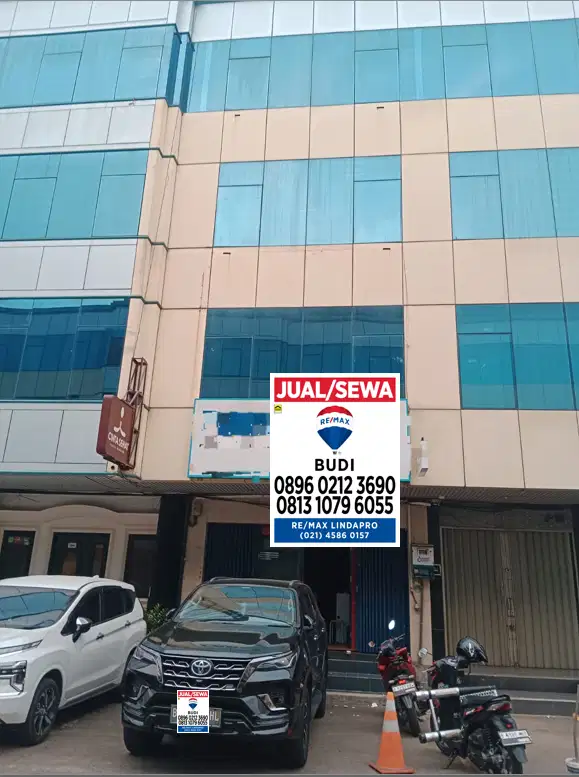 Disewakan atau dijual 5,5 M ruko 4 tk gading bukit indah kelapa gading