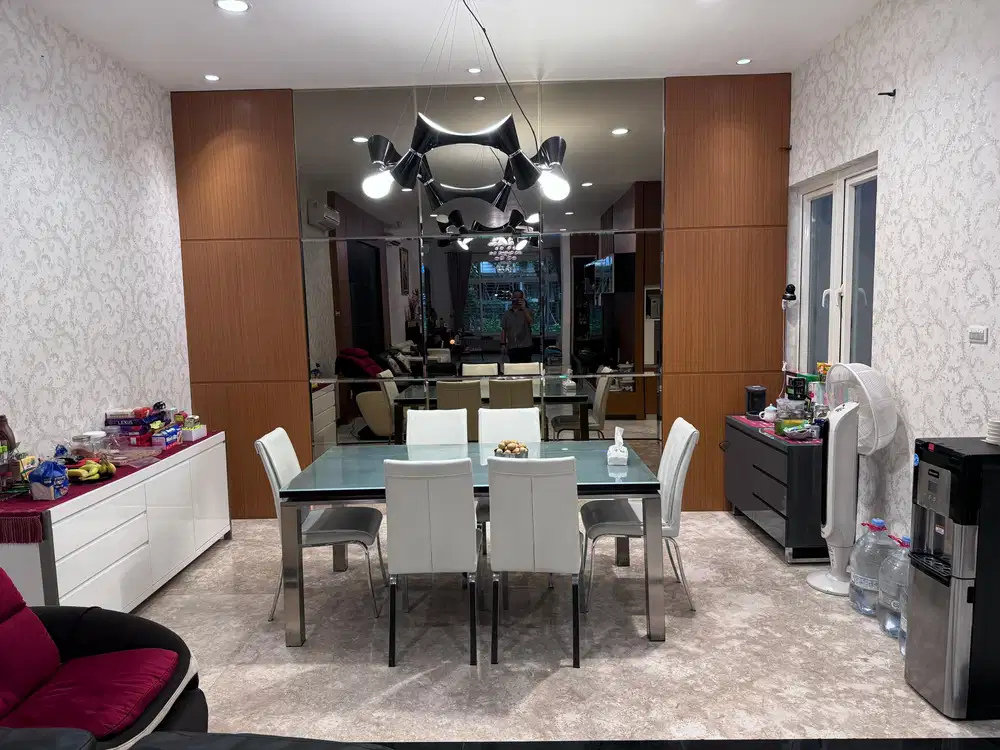 RUMAH MEWAH TOWNHOUSE SPRINGHILL KEMAYORAN DENGAN LIFT MURAH