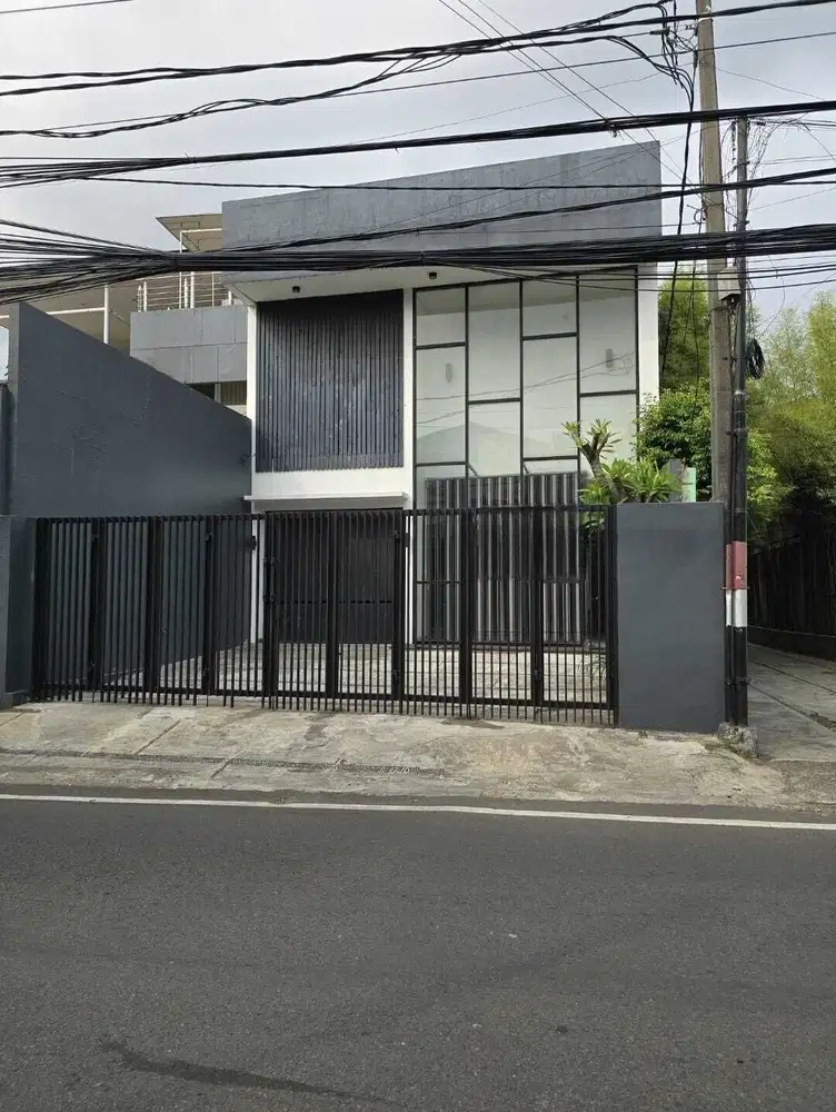 FOR RENT RUMAH SIAP HUNI COCOK UNTUK KANTOR DI KEMANG JAKARTA SELATAN