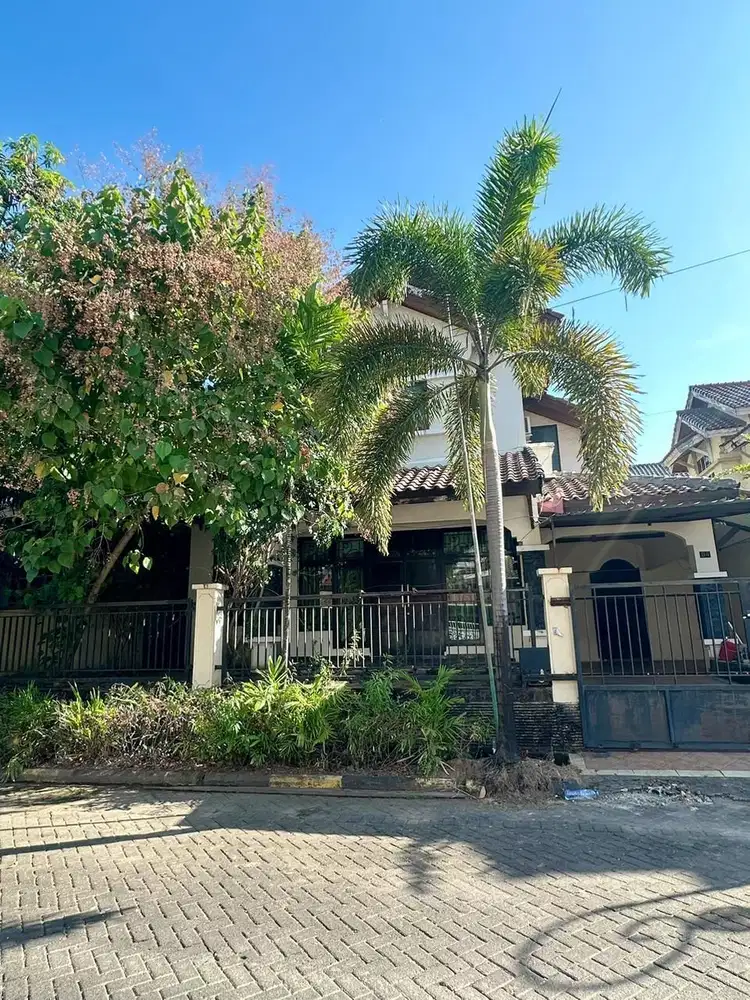 SEWA RUMAH 2 LANTAI  TENGAH KOTA DI KOMP PREMIUM