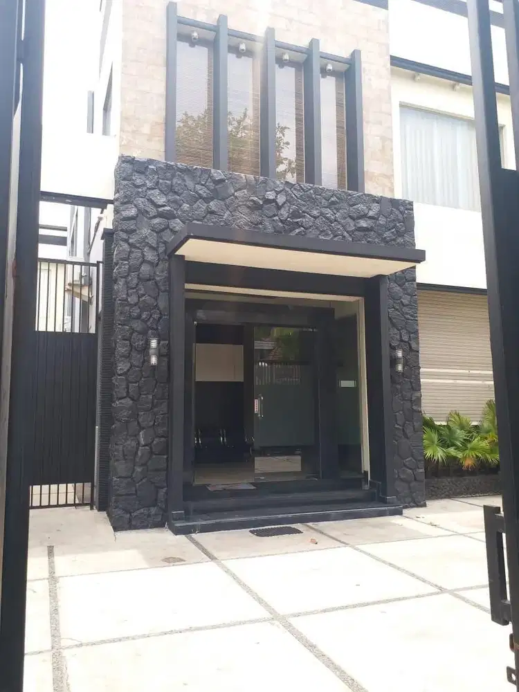 Jual Cepat Gedung Kantor Siap Pakai Pusat Kota. Raya Darmo, Surabaya