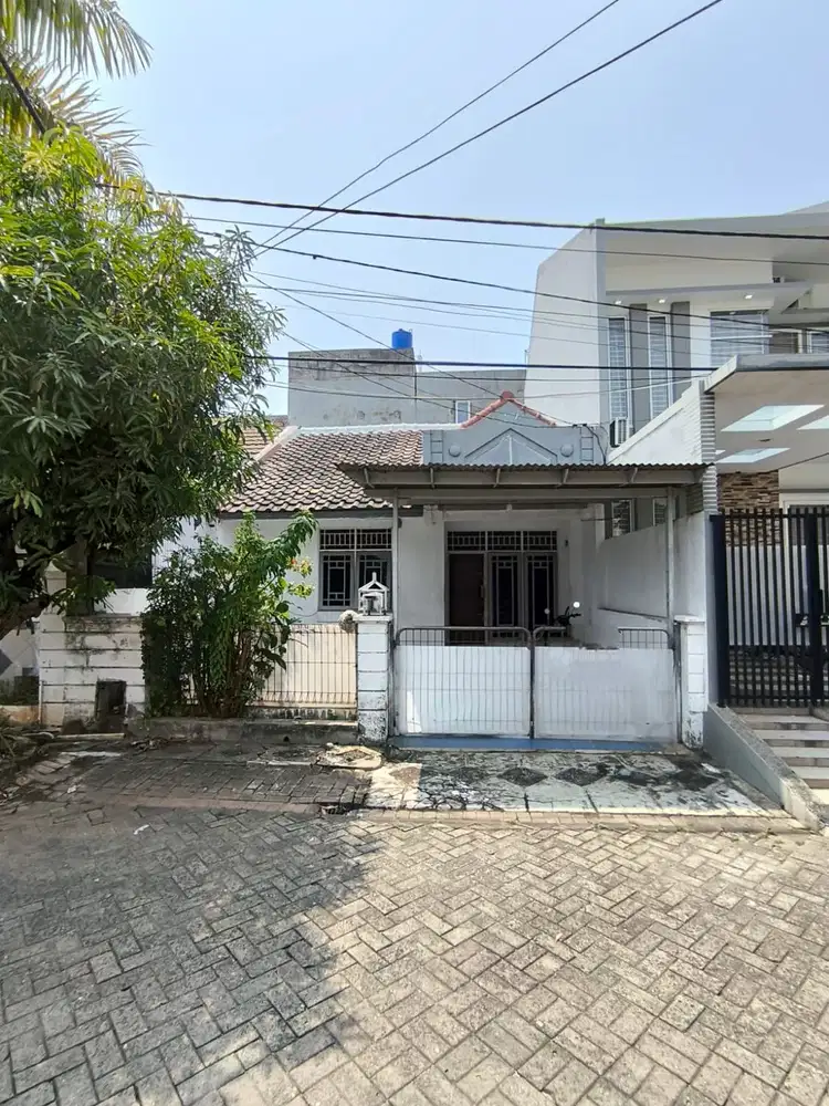 DIJUAL RUMAH BESAR JALAN LEBAR HADAP BARAT DAYA UNIT LANGKA DI TAMAN SURYA 3