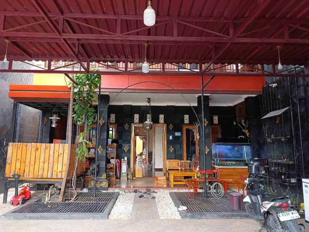 Rumah 3 lantai plus kolam renang di Ciputat, Tangerang Selatan