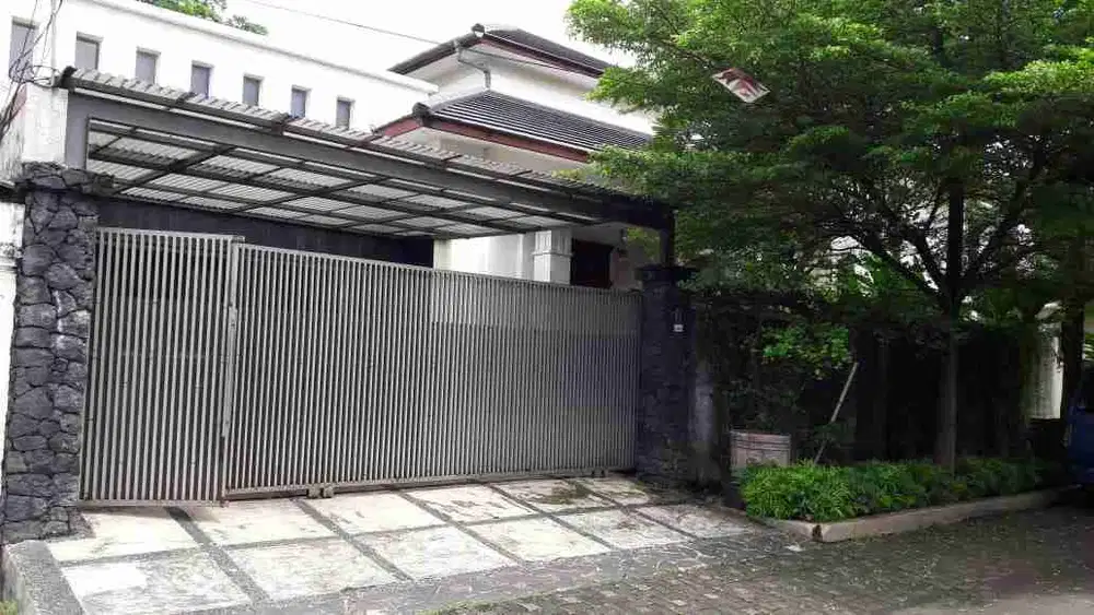 RUMAH ASRI SIAP HUNI DALAM KOMPLEK DEKAT PIM DI TANAH KUSIR