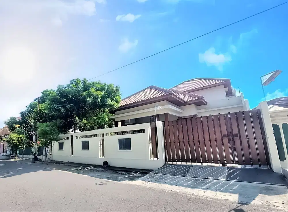 Rumah Mewah 2Lt Lingkungan Premium Furnish Solo Kota