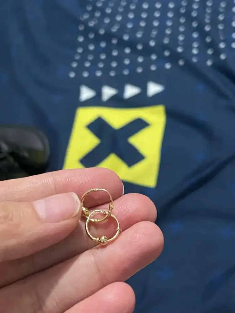 MENERIMA EMAS DAN BERLIAN