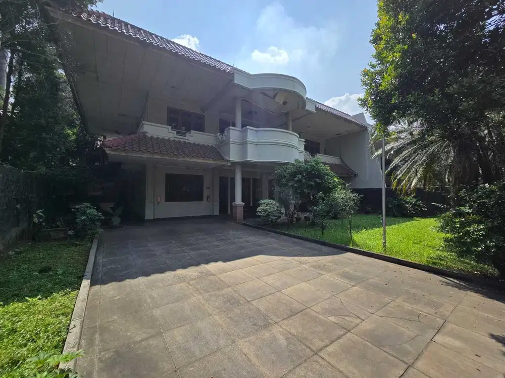 Jual rumah simprug golf hook 3 muka dekat senayan Jaksel