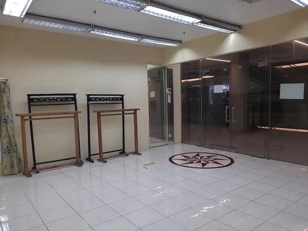 Toko Luas 33 m2 Siap Pakai di Poins Mall Dekat MRT Lebak Bulus