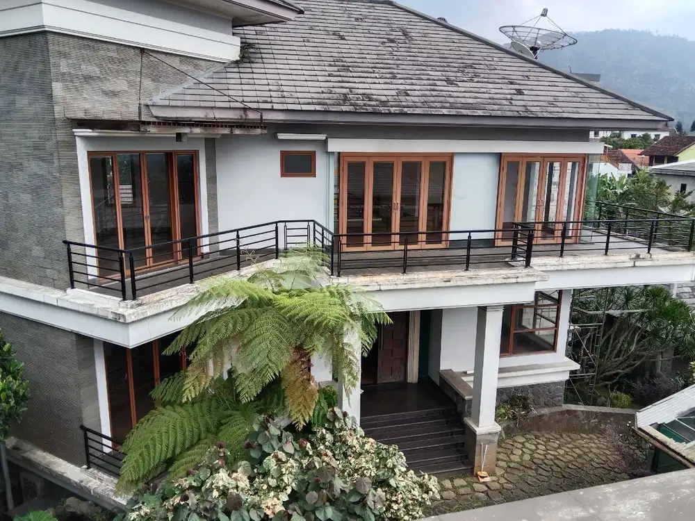 DIJUAL VILLA GRAND BOULEVARD TRAWAS