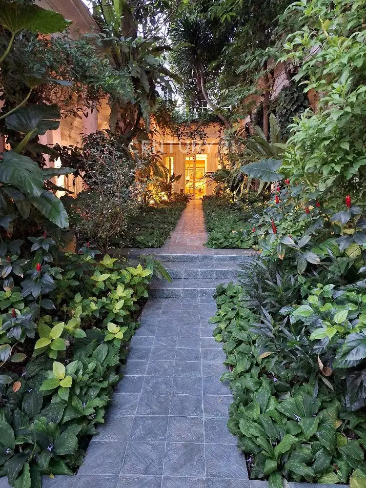 Rumah Asri Unik Klasik Di Lokasi Premium Menteng Jakarta Pusat