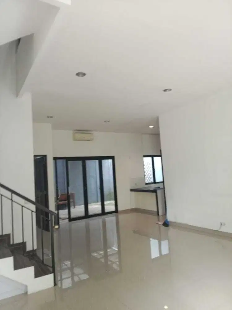Sewa Rumah siap huni cocok silent office area Senopati Jaksel