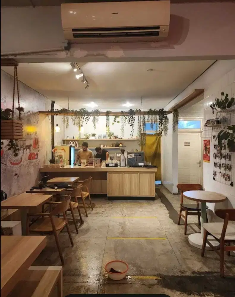 Disewakan Rumah utk Usaha Cafe/Resto di Gandaria Keb Baru Jakarta Sela