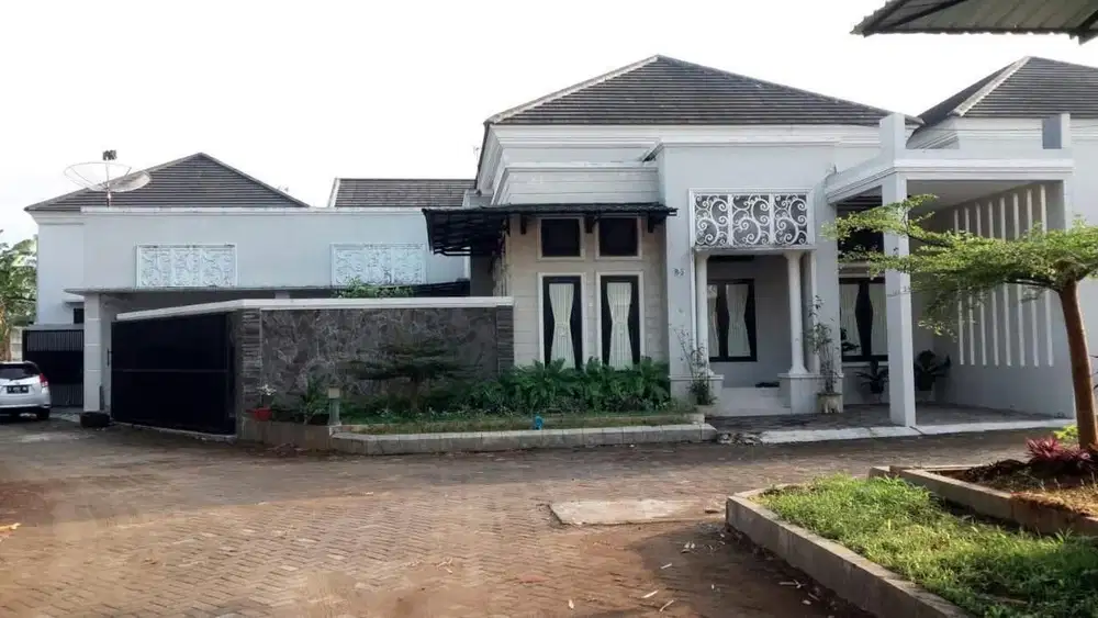 JUAL CEPAT RUMAH  KAMAR HOOK, 750 METER PASAR CERMEI