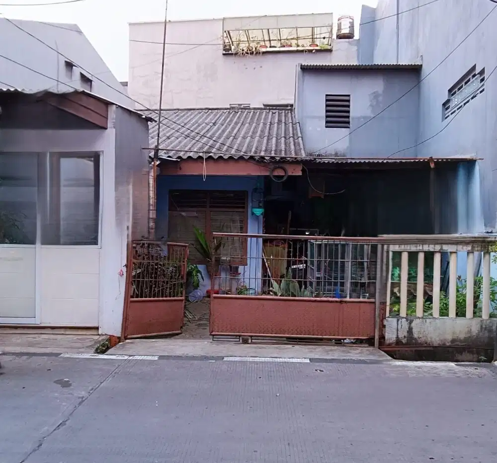 DIJUAL RUMAH BANGUNAN LAMA 2 LANTAI AREA LATUMENTEN GROGOL