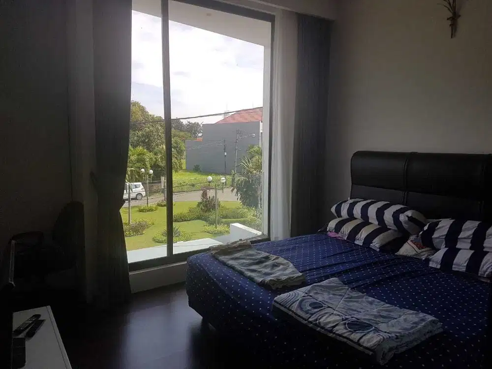 Dijual murah rumah di Galaxy Bumi Permai M3, Surabaya