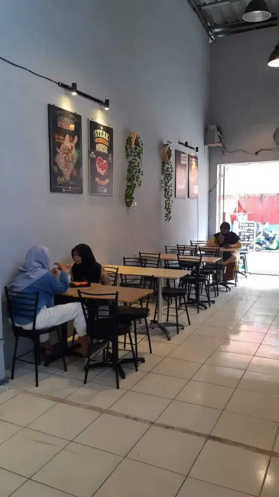 Ruko 2 Lantai 240m² Pinggir Jalan Besar, Harga 4,5M