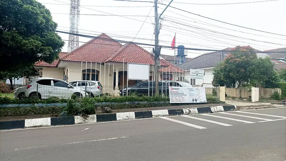 Rumah Usaha Strategis di Kota Pandeglang Banten Nego Sampai Deal