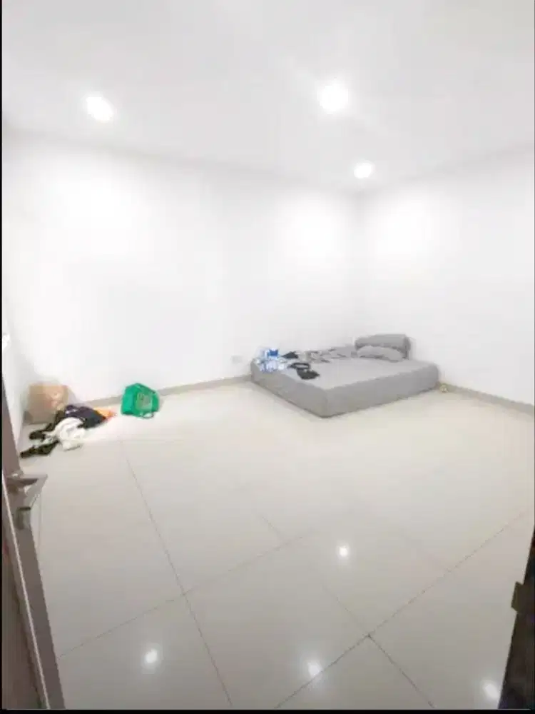 Sewa Rumah Puri Mansion Dalam Komplek  Kembangan