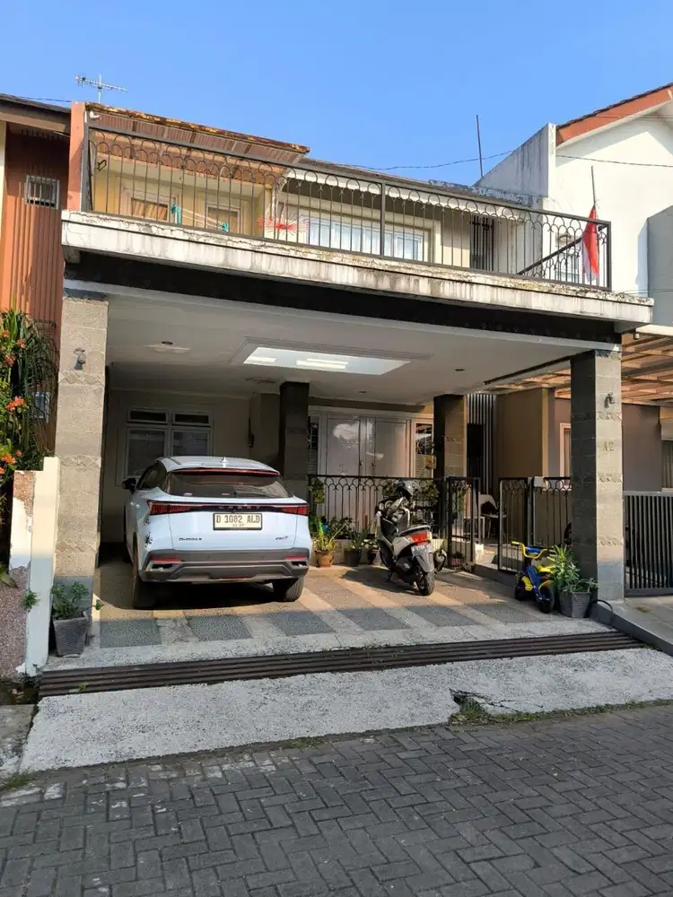 Rumah siap Huni 2 Lantai  Di Antapani Bandung